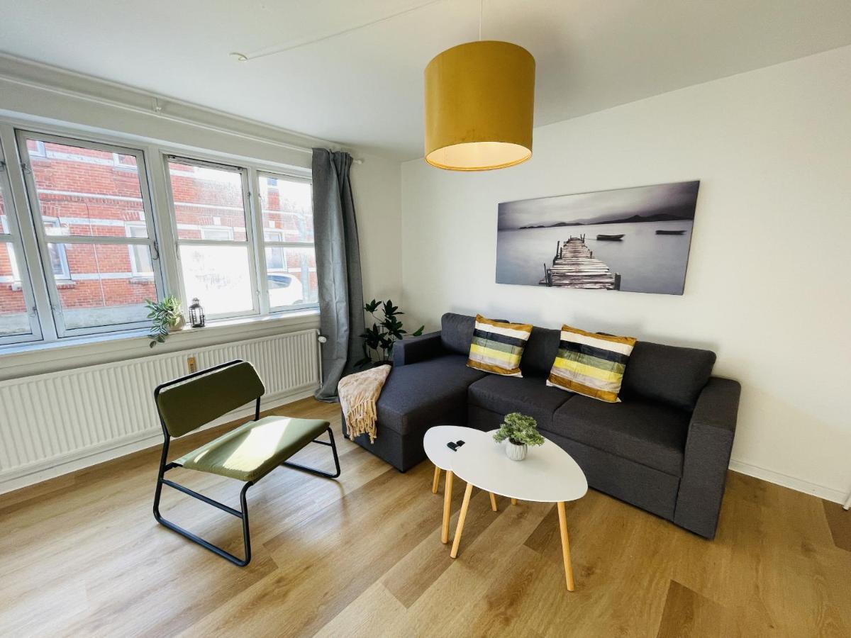 Aday - Central Terrace Apartment In Hjørring Extérieur photo