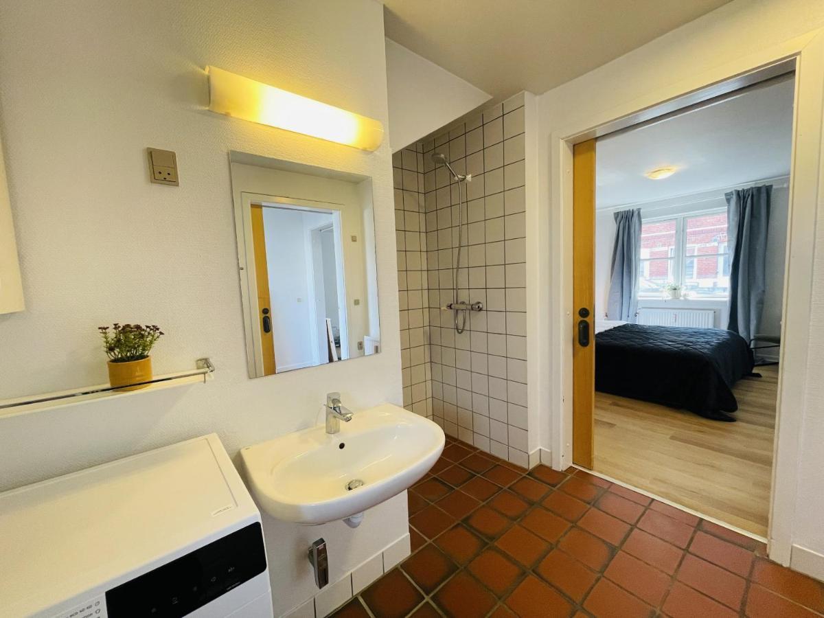 Aday - Central Terrace Apartment In Hjørring Extérieur photo