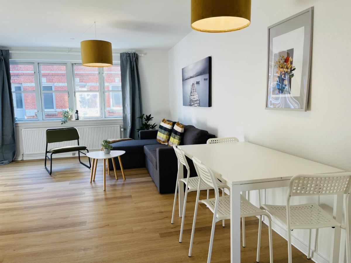 Aday - Central Terrace Apartment In Hjørring Extérieur photo