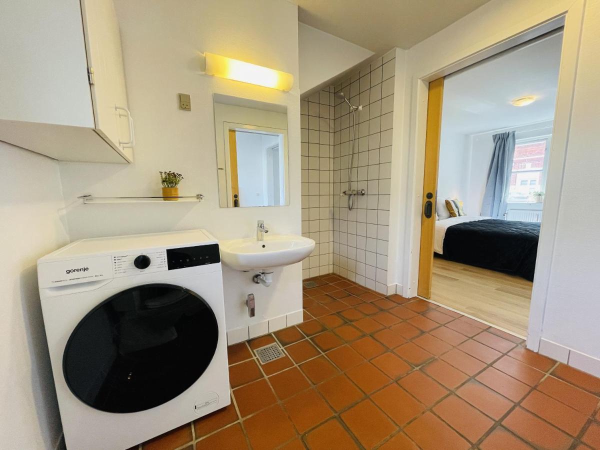 Aday - Central Terrace Apartment In Hjørring Extérieur photo
